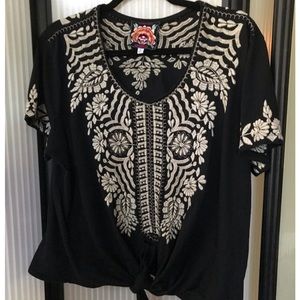 Johnny Was pullover shirt with tie at waist. Extensive machine embroidery.